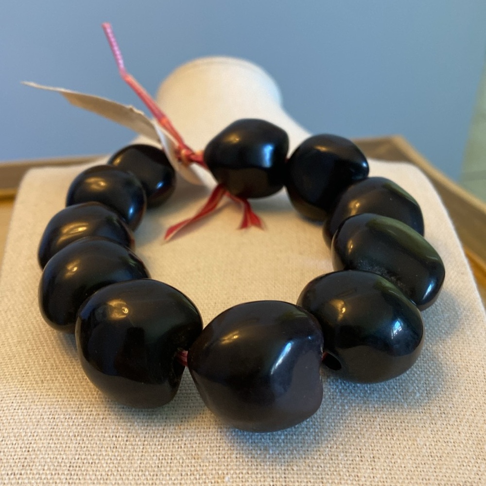 Kikuinut Beads